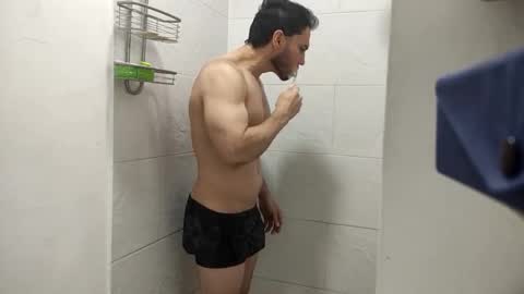 INSTAGRAM  camilodlx online show from November 24, 3:33 pm