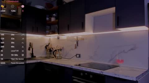 Snapshot of internetsexplorer chatting on December 9, 10:30 pm Bernadette  Join  online show from December 9, 10:30 pm