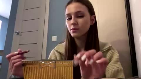 Dina online show from December 19, 9:49 am