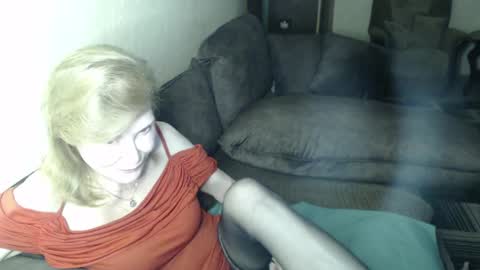 irenalegs online show from May 16, 10:47 am