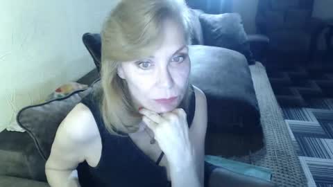 irenalegs online show from April 28, 4:17 am