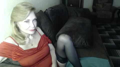 irenalegs online show from April 29, 5:12 am