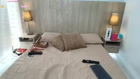 Iris online show from February 25, 7:50 pm