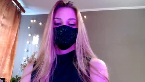 Lily online show from May 5, 4:13 pm
