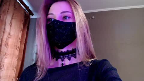 Lily online show from March 5, 3:32 pm