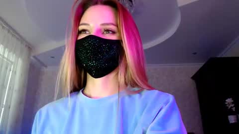 Lily online show from July 8, 5:49 pm