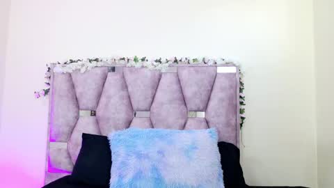 Iris online show from February 25, 5:38 pm