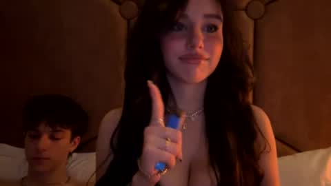 irisbabyyyyyyy online show from May 22, 11:22 pm