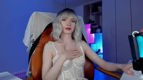 Miss Iris Fansly Miss Iris new inst.  online show from June 25, 3:39 pm