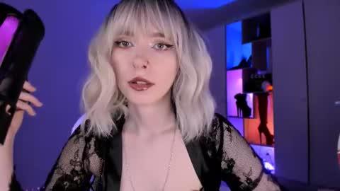 Miss Iris Fansly Miss Iris new inst.  online show from July 23, 5:21 pm