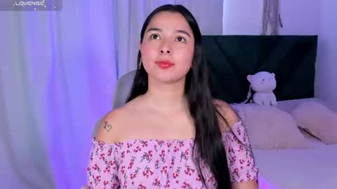 Iris Moira  online show from July 28, 2:13 pm