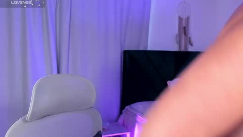 Iris Moira  online show from April 28, 11:36 am