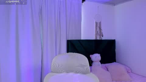 Iris Moira  online show from July 6, 12:35 pm