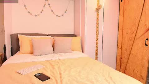 Iris Rosse online show from January 14, 4:09 am