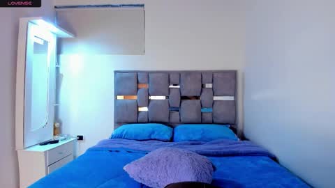 iris online show from October 7, 11:17 am