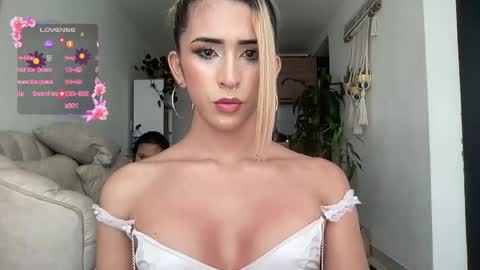 isa__fox_1 online show from May 1, 4:45 pm