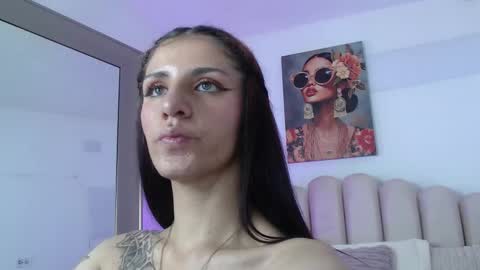 Snapshot of isa_bigass chatting on October 8, 5:24 am isa_bigass online show from October 8, 5:24 am