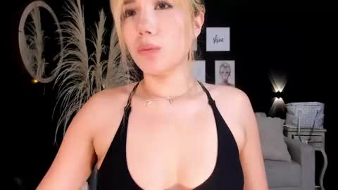 Isa Cortes  online show from July 28, 6:20 pm