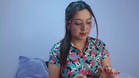 isa_jones1 online show from December 6, 3:02 am