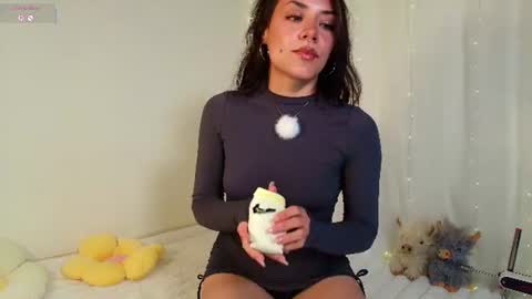 Isabella Laurentt  online show from July 28, 8:52 pm