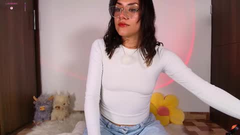 Isabella Laurentt  online show from May 14, 11:47 pm