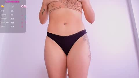 Snapshot of isa_laurentt chatting on February 11, 3:08 pm Isabella Laurentt  online show from February 11, 3:08 pm