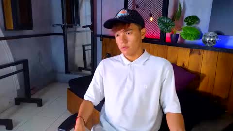 isaac_grimm online show from March 17, 3:00 am