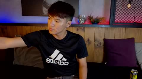 isaac_grimm online show from March 12, 3:10 am