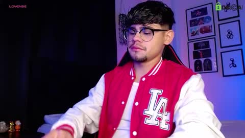 Isaac Saenz. online show from December 4, 12:32 am