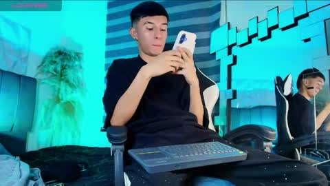 Isaac tan online show from March 19, 11:31 pm