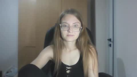 isabel_loveee online show from October 1, 8:41 pm