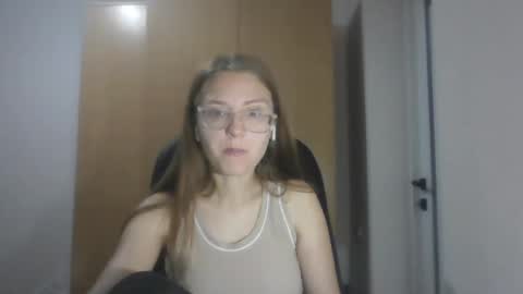 isabel_loveee online show from September 29, 8:19 pm