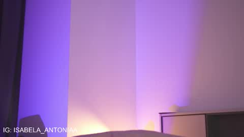    online show from November 8, 1:47 pm