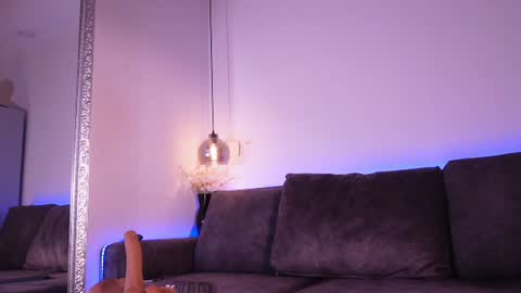 Isabela online show from June 18, 11:48 am