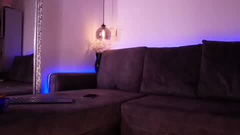 Isabela online show from June 22, 11:50 am