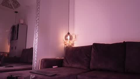 Isabela online show from July 14, 11:48 am