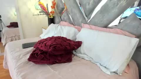 Mommy Isa online show from July 17, 3:58 pm