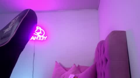 ISABELA  online show from June 26, 11:59 am