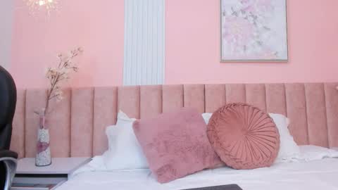 Isabela online show from December 5, 7:00 pm