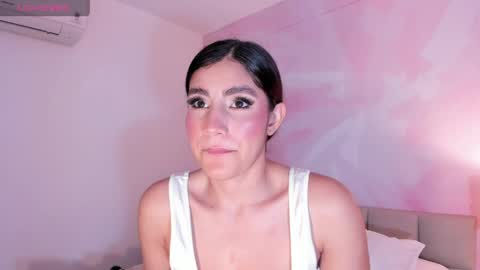 isabelastefano online show from April 25, 3:52 am