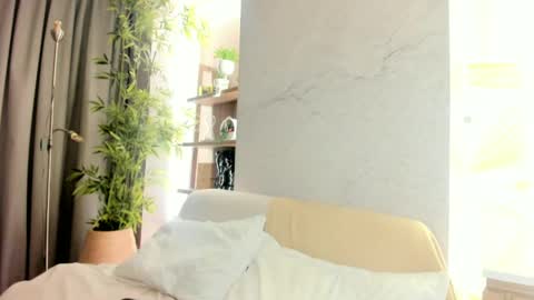 isabelastefano online show from May 4, 3:57 am