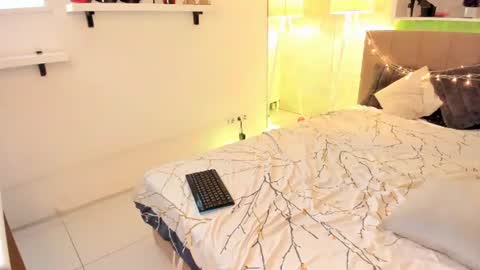 IsabelKiss online show from June 15, 6:27 am