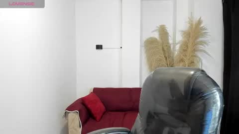 Isabella online show from June 18, 7:36 am