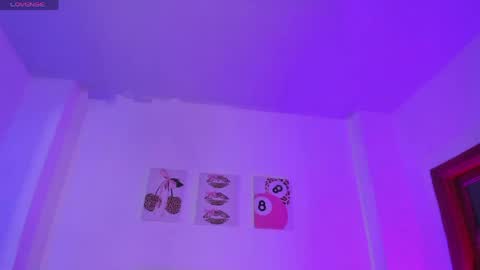 Isabella Moon9 online show from May 1, 12:21 pm