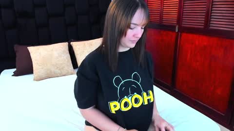 Isabella Your Queen  online show from February 8, 3:08 am