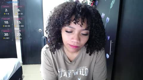 Snapshot of isabella_robinson chatting on October 30, 4:29 pm isabella_robinson online show from October 30, 4:29 pm