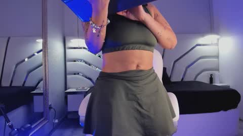 Isa  online show from November 4, 11:17 pm