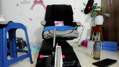 Isabella online show from June 13, 1:49 am
