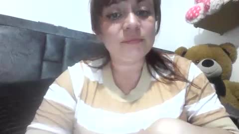 isabellaa_hills_ online show from May 26, 2:17 am