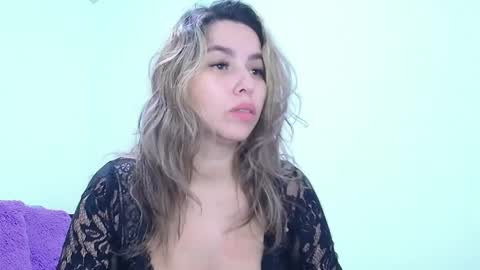 isabellaa_smith03 online show from June 6, 5:24 am